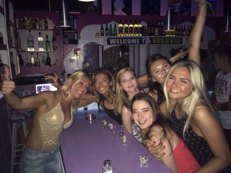Vesuvios Bar image 8